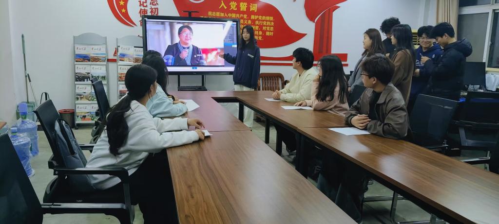 谈球吧app下载