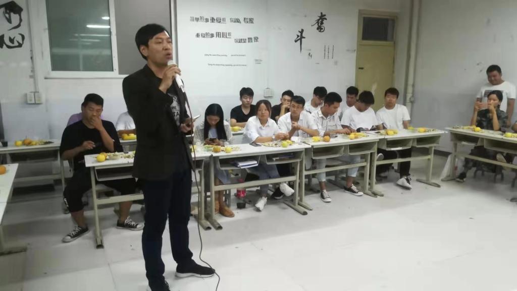 谈球吧app下载