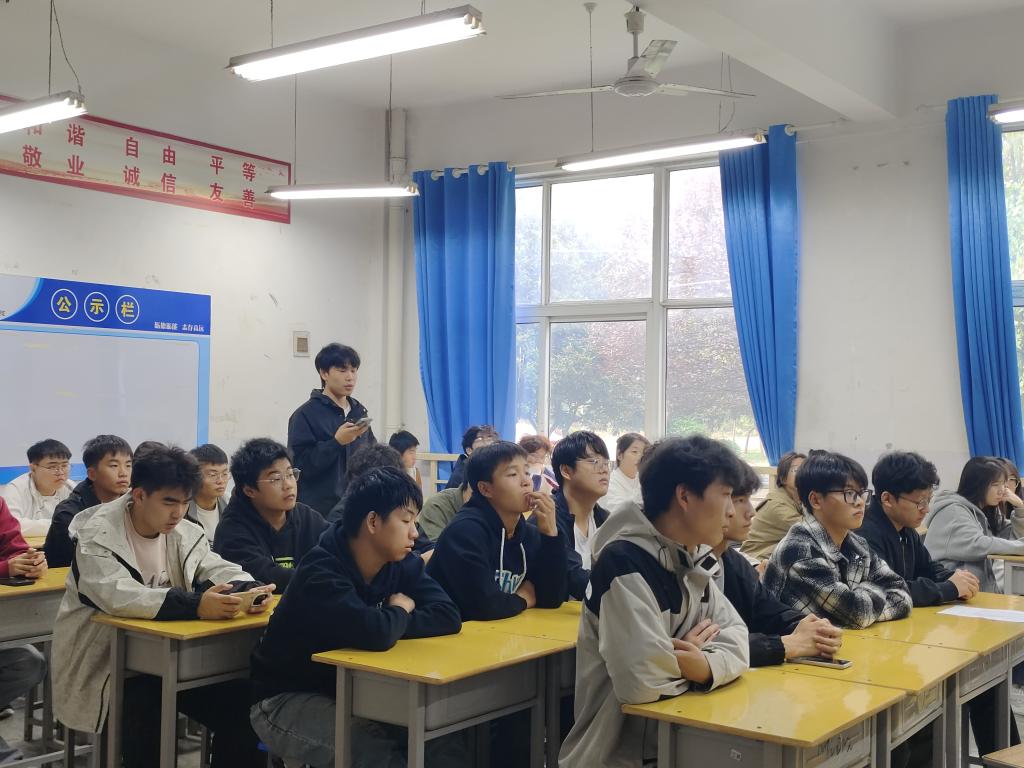 谈球吧app下载