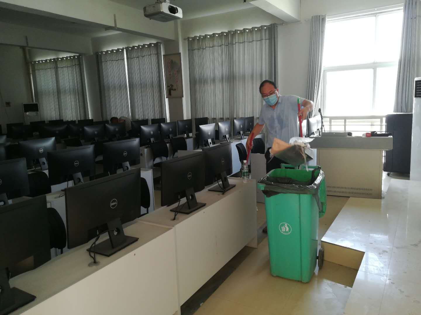 谈球吧app下载