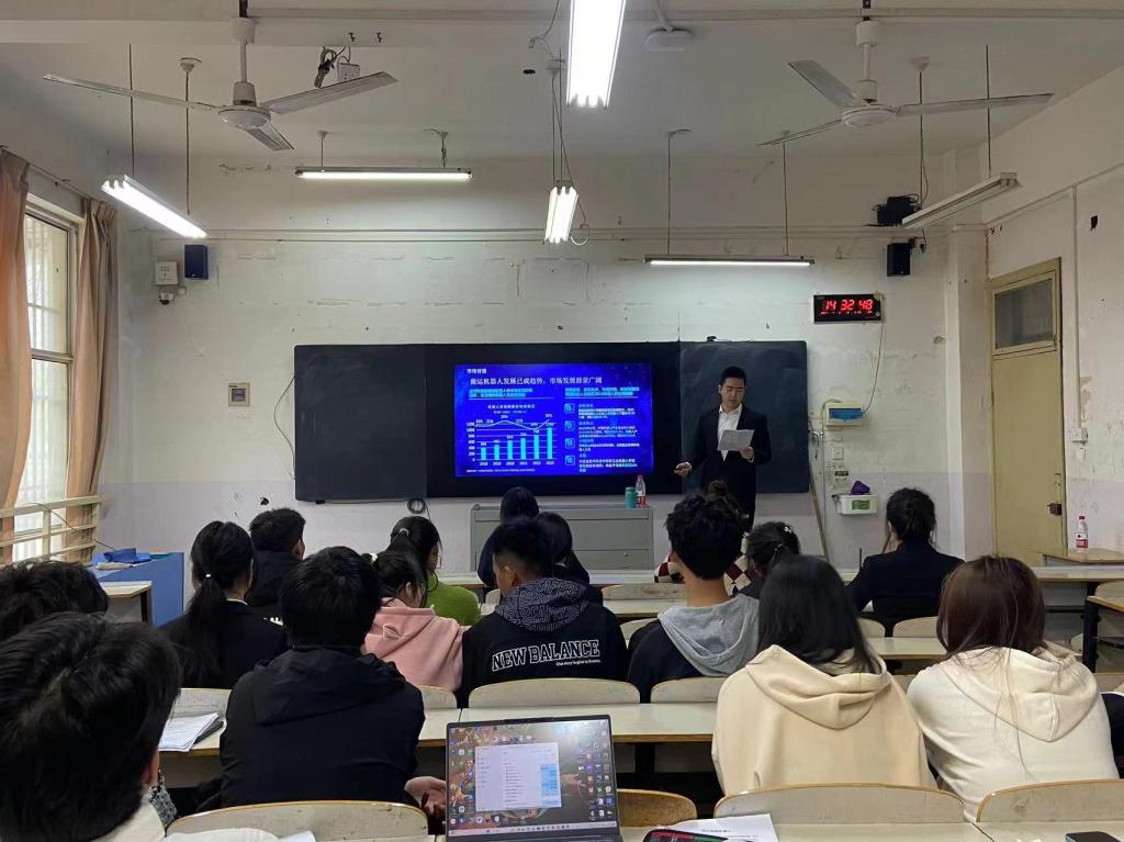 谈球吧app下载