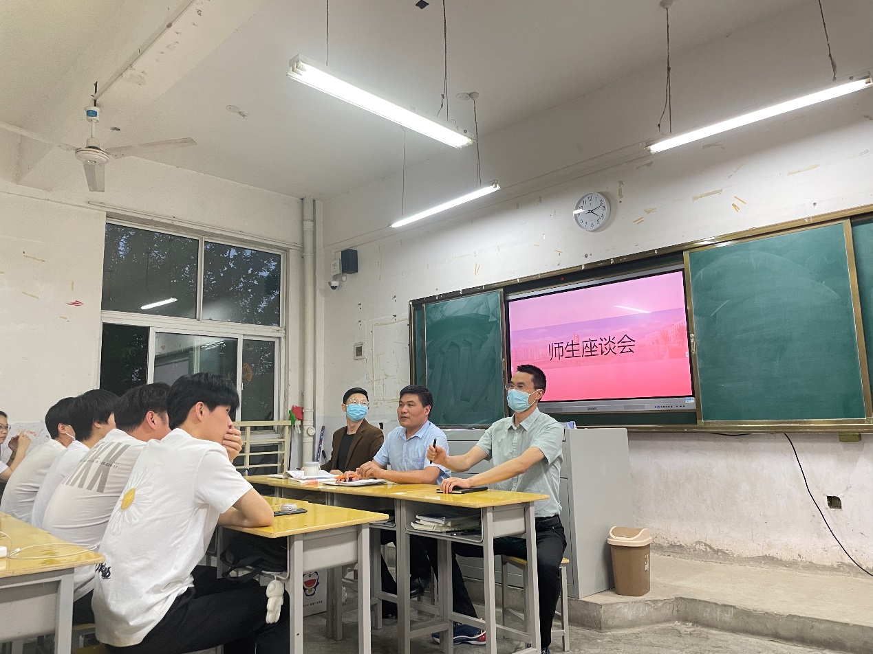 谈球吧app下载
