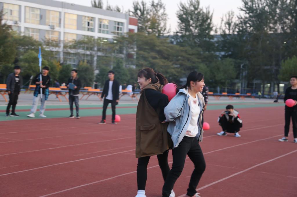 谈球吧app下载