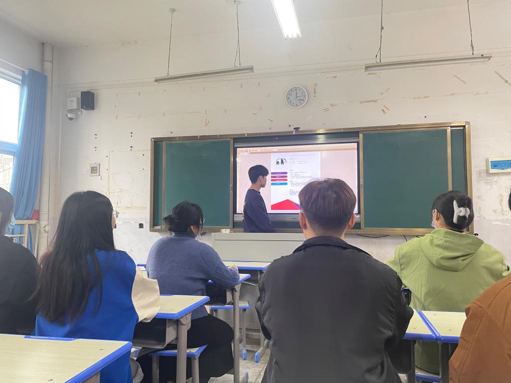 谈球吧app下载
