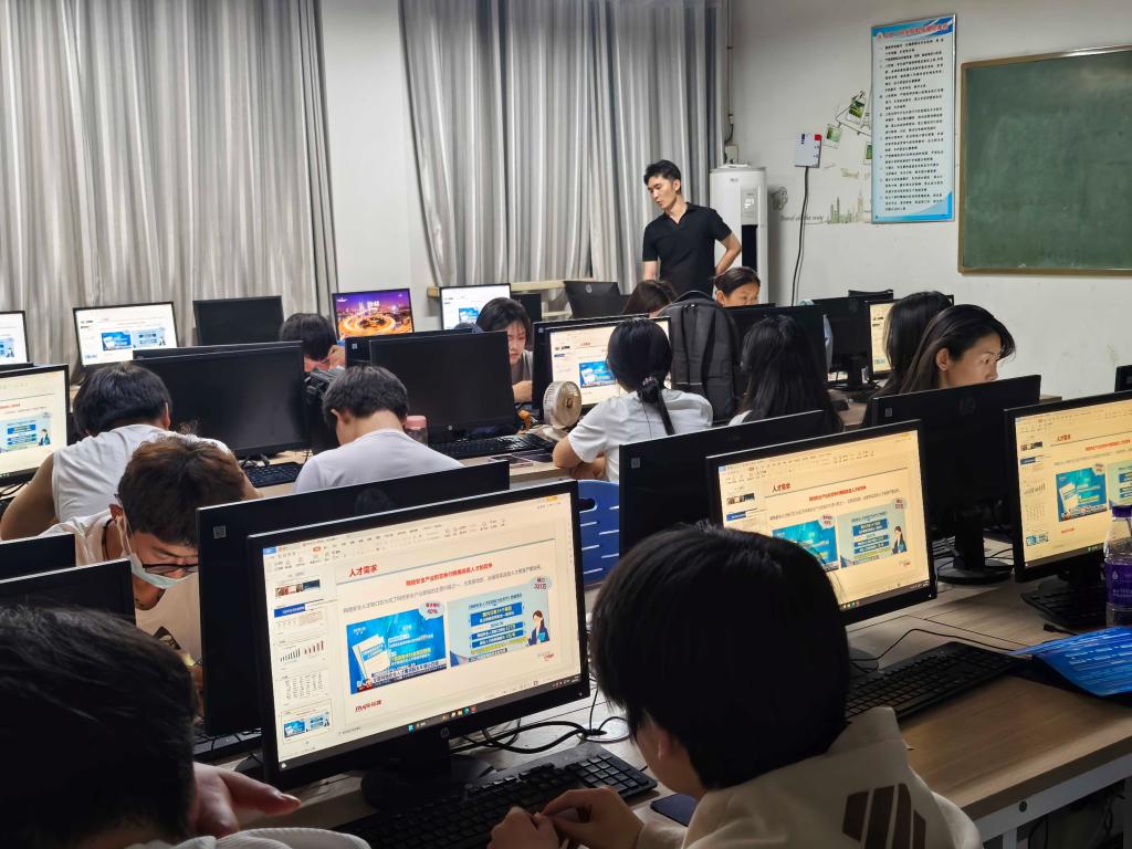 谈球吧app下载