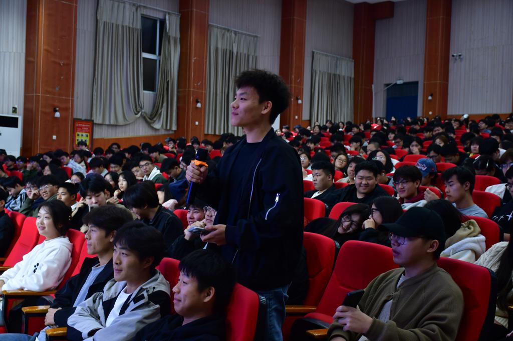 谈球吧app下载
