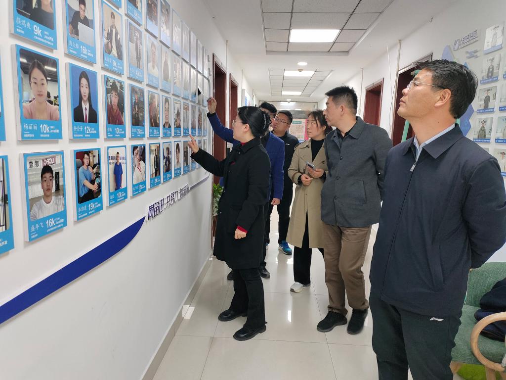 谈球吧app下载
