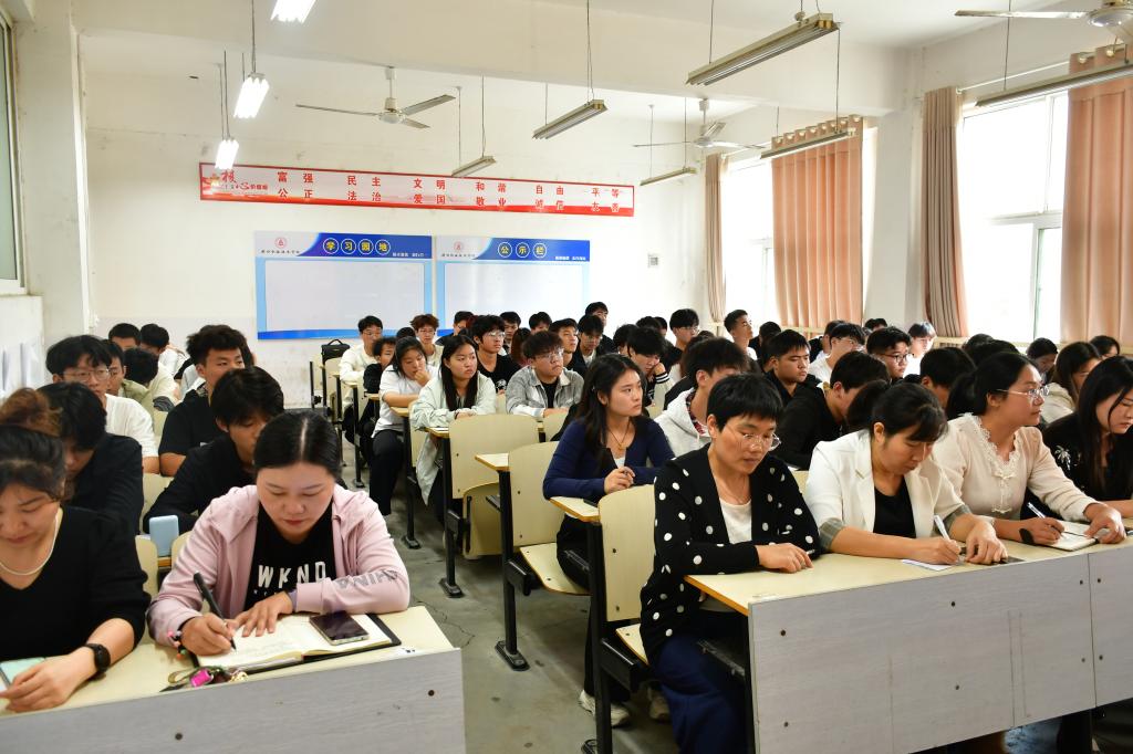 谈球吧app下载