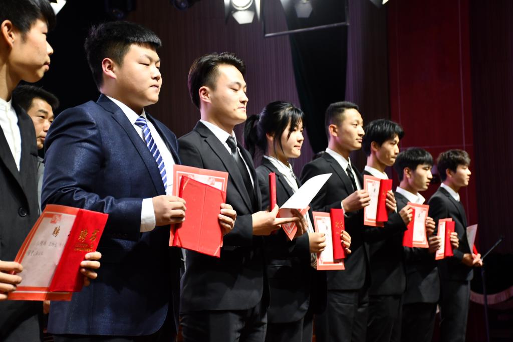 谈球吧app下载