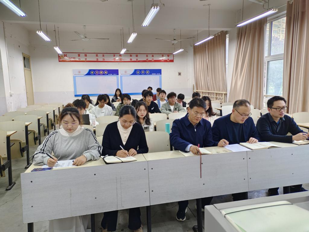 谈球吧app下载