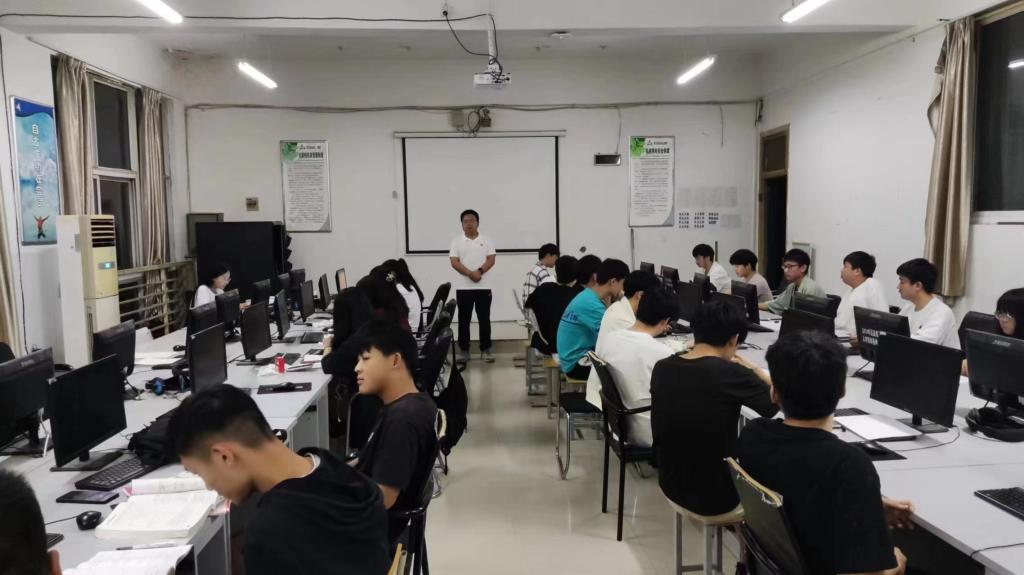 谈球吧app下载