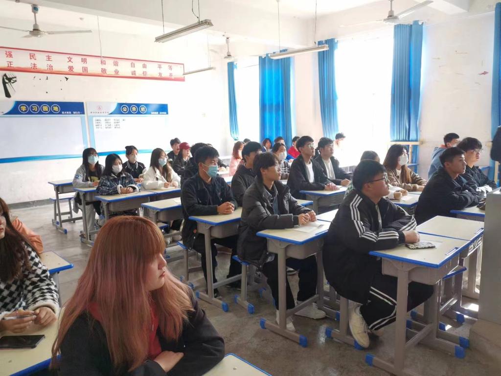谈球吧app下载