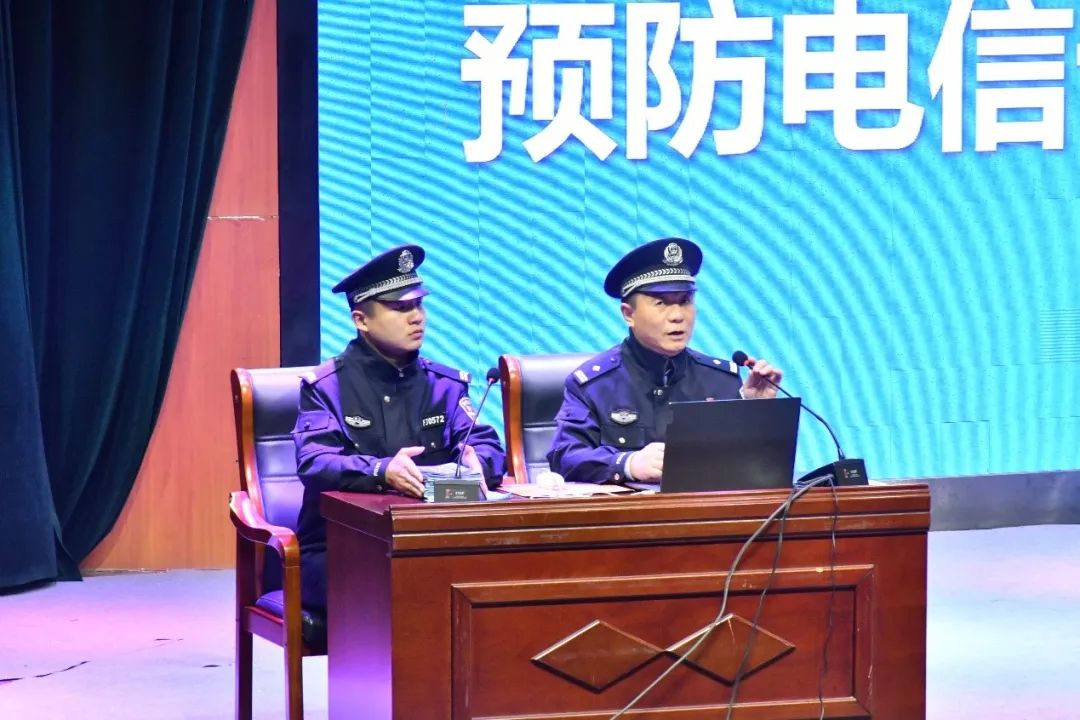 谈球吧app下载