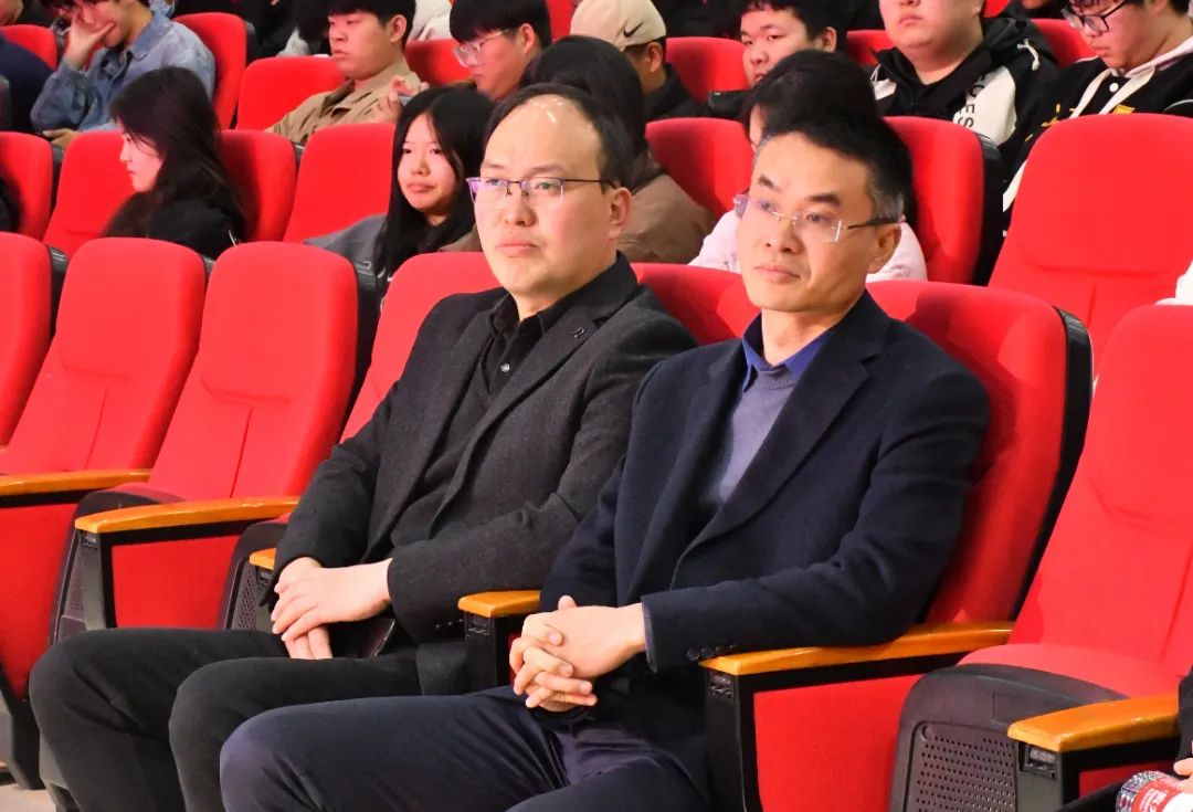 谈球吧app下载