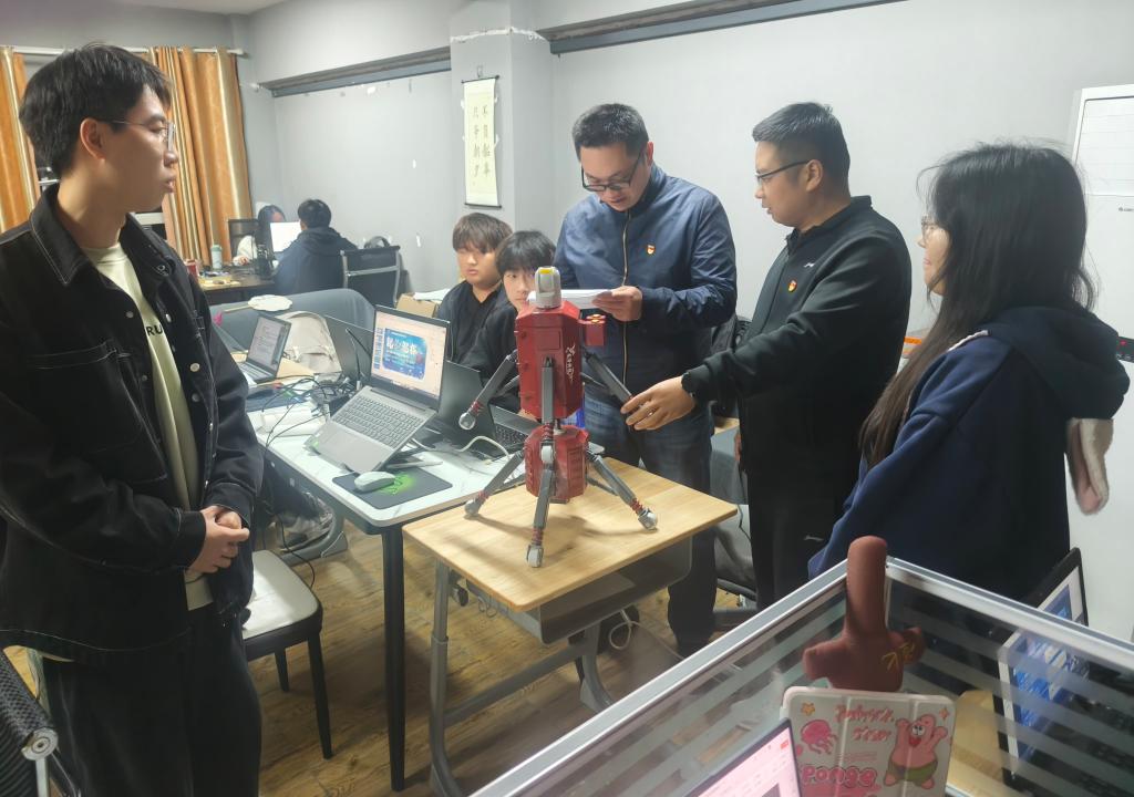 谈球吧app下载