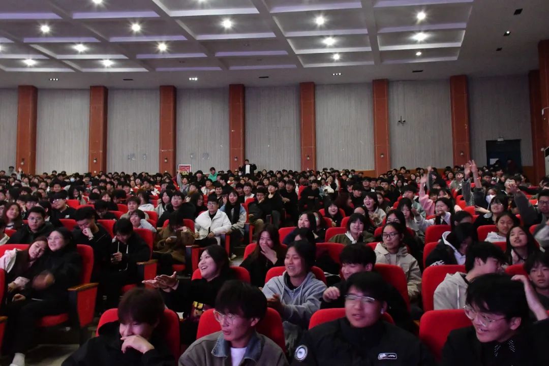 谈球吧app下载