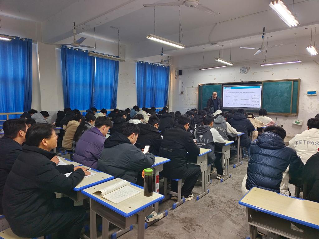 谈球吧app下载
